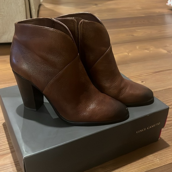 Vince Camuto Bootie - Picture 2 of 6